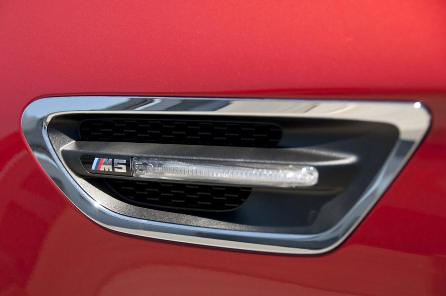Детали экстерьера BMW M5 (F10) 2013 года  (NA) (фото 37 из 45)